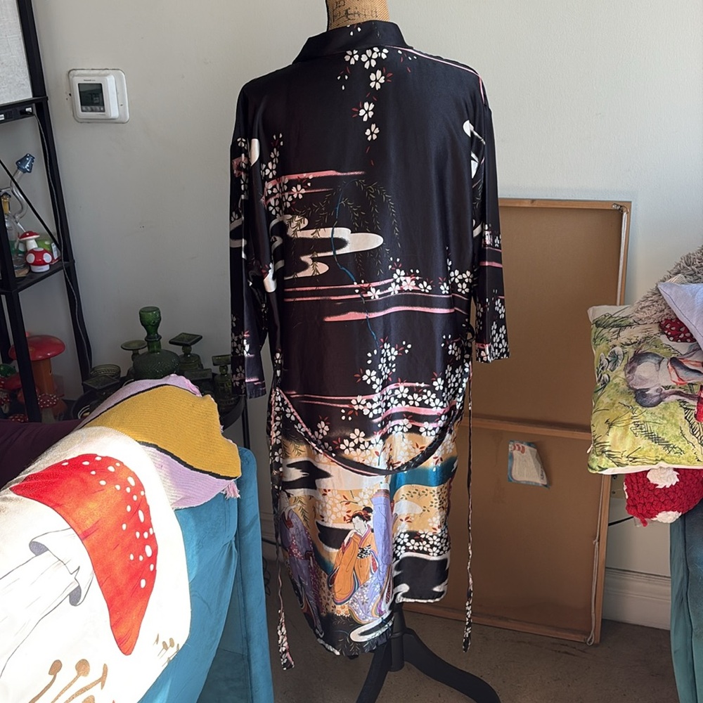 Kimono Style Robe/Coverup - Picture 2 of 6